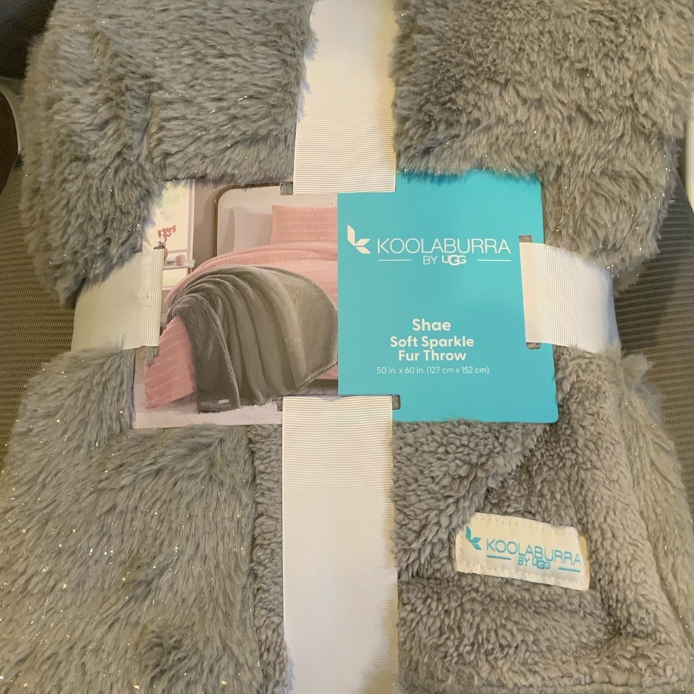 Koolaburra Soft Gray Sparkle Throw